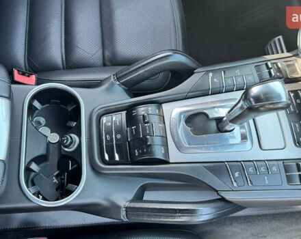 Черный Порше Каен, объемом двигателя 4.81 л и пробегом 150 тыс. км за 15000 $, фото 13 на Automoto.ua