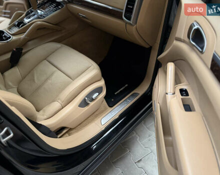 Чорний Порше Cayenne, об'ємом двигуна 4.8 л та пробігом 235 тис. км за 18999 $, фото 81 на Automoto.ua