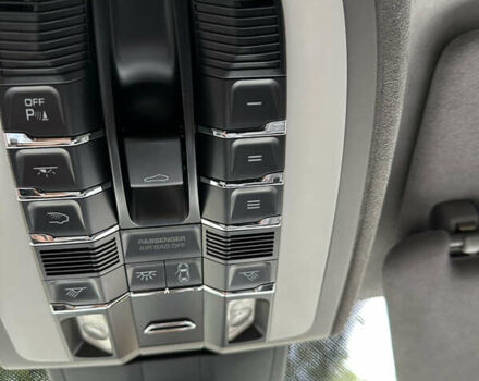 Чорний Порше Cayenne, об'ємом двигуна 4.8 л та пробігом 103 тис. км за 31000 $, фото 16 на Automoto.ua