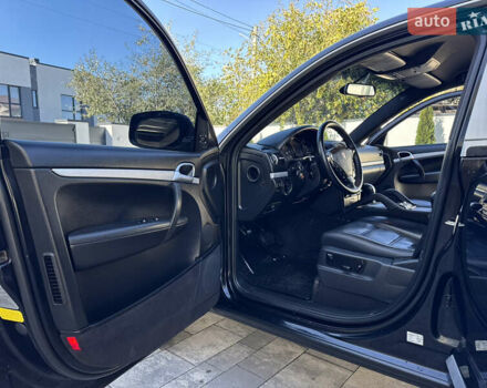 Черный Порше Каен, объемом двигателя 3 л и пробегом 173 тыс. км за 14950 $, фото 71 на Automoto.ua