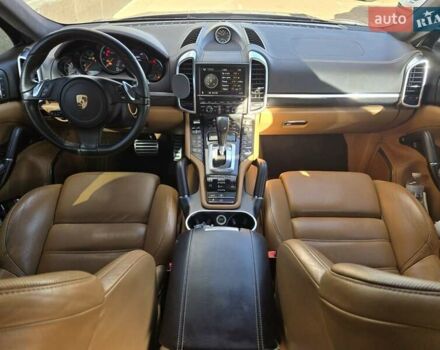 Порше Каен 2010 в Киеве на Automoto.ua Черный Порше Каен, объемом двигателя 4.8 л и пробегом 105 тыс. км за 26900 $, фото 22 на Automoto.ua
