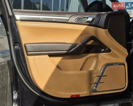 Порше Каен 2010 в Киеве на Automoto.ua Черный Порше Каен, объемом двигателя 4.8 л и пробегом 105 тыс. км за 26900 $, фото 16 на Automoto.ua