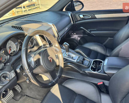 Черный Порше Каен, объемом двигателя 4.81 л и пробегом 150 тыс. км за 15000 $, фото 10 на Automoto.ua