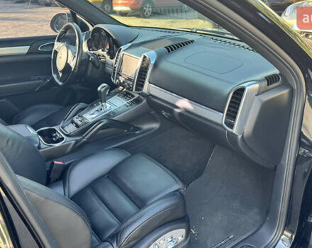 Черный Порше Каен, объемом двигателя 4.81 л и пробегом 150 тыс. км за 15000 $, фото 16 на Automoto.ua