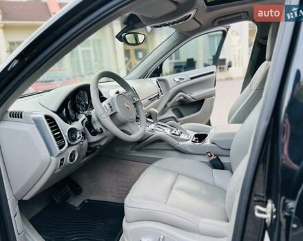 Черный Порше Каен, объемом двигателя 3 л и пробегом 238 тыс. км за 20499 $, фото 59 на Automoto.ua