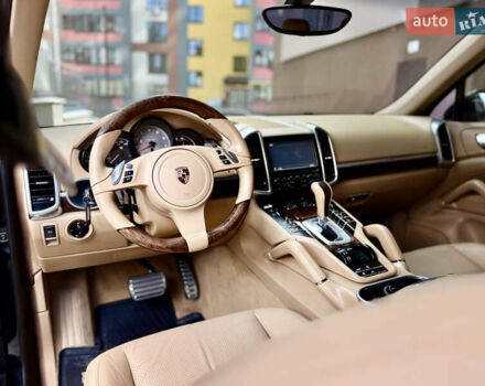 Чорний Порше Cayenne, об'ємом двигуна 4.8 л та пробігом 235 тис. км за 18999 $, фото 58 на Automoto.ua