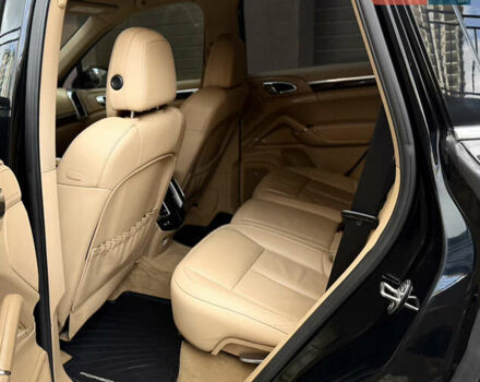 Чорний Порше Cayenne, об'ємом двигуна 4.8 л та пробігом 235 тис. км за 18999 $, фото 56 на Automoto.ua