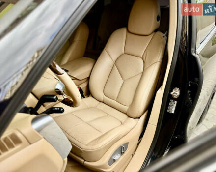Чорний Порше Cayenne, об'ємом двигуна 4.8 л та пробігом 235 тис. км за 18999 $, фото 54 на Automoto.ua