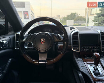 Черный Порше Каен, объемом двигателя 3.6 л и пробегом 263 тыс. км за 14500 $, фото 14 на Automoto.ua