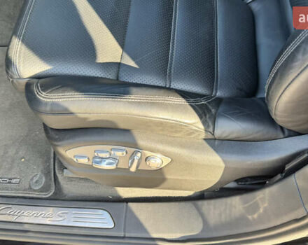 Черный Порше Каен, объемом двигателя 4.81 л и пробегом 150 тыс. км за 15000 $, фото 11 на Automoto.ua