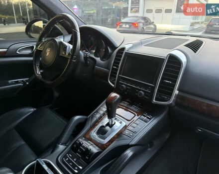 Черный Порше Каен, объемом двигателя 3.6 л и пробегом 263 тыс. км за 14500 $, фото 17 на Automoto.ua