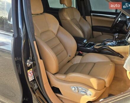 Порше Каен 2010 в Киеве на Automoto.ua Черный Порше Каен, объемом двигателя 4.8 л и пробегом 105 тыс. км за 26900 $, фото 10 на Automoto.ua