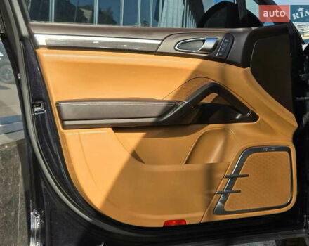 Чорний Порше Cayenne, об'ємом двигуна 4.8 л та пробігом 105 тис. км за 25900 $, фото 34 на Automoto.ua