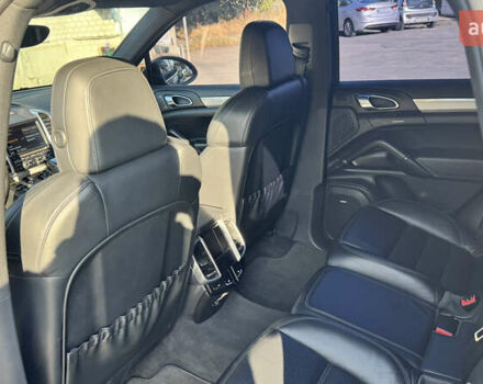 Черный Порше Каен, объемом двигателя 4.81 л и пробегом 150 тыс. км за 15000 $, фото 8 на Automoto.ua