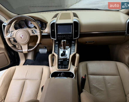 Чорний Порше Cayenne, об'ємом двигуна 4.8 л та пробігом 235 тис. км за 18999 $, фото 68 на Automoto.ua