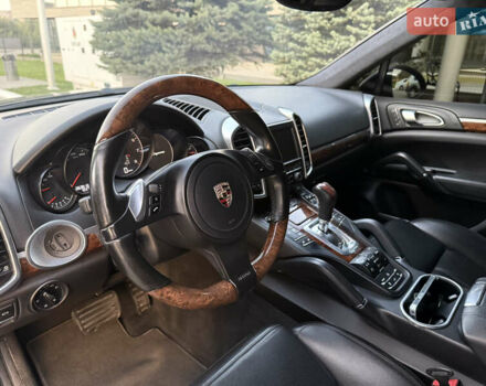 Черный Порше Каен, объемом двигателя 3.6 л и пробегом 263 тыс. км за 14500 $, фото 10 на Automoto.ua