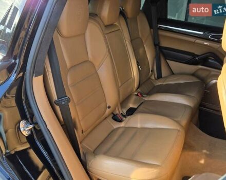 Порше Каен 2010 в Киеве на Automoto.ua Черный Порше Каен, объемом двигателя 4.8 л и пробегом 105 тыс. км за 26900 $, фото 13 на Automoto.ua