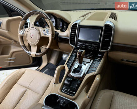 Чорний Порше Cayenne, об'ємом двигуна 4.8 л та пробігом 235 тис. км за 18999 $, фото 69 на Automoto.ua