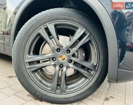 Черный Порше Каен, объемом двигателя 3 л и пробегом 238 тыс. км за 20499 $, фото 50 на Automoto.ua