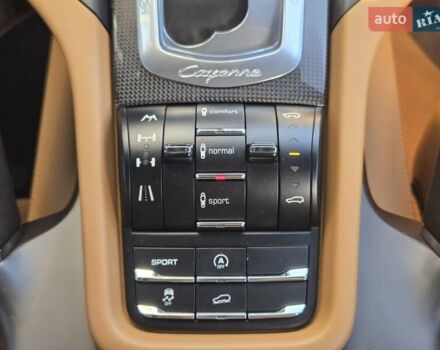 Порше Каен 2010 в Киеве на Automoto.ua Черный Порше Каен, объемом двигателя 4.8 л и пробегом 105 тыс. км за 26900 $, фото 31 на Automoto.ua