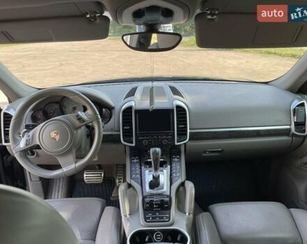 Чорний Порше Cayenne, об'ємом двигуна 4.8 л та пробігом 108 тис. км за 17500 $, фото 11 на Automoto.ua