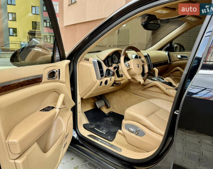 Чорний Порше Cayenne, об'ємом двигуна 4.8 л та пробігом 235 тис. км за 18999 $, фото 47 на Automoto.ua