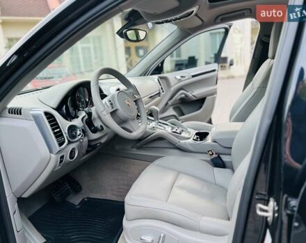Черный Порше Каен, объемом двигателя 3 л и пробегом 238 тыс. км за 20499 $, фото 58 на Automoto.ua