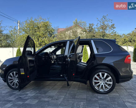 Черный Порше Каен, объемом двигателя 3 л и пробегом 173 тыс. км за 14950 $, фото 28 на Automoto.ua