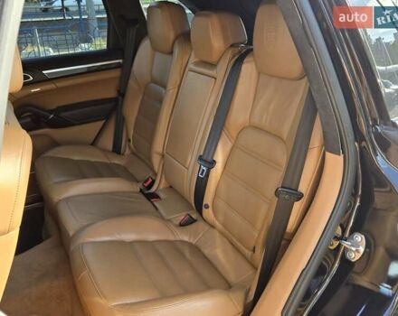 Порше Каен 2010 в Киеве на Automoto.ua Черный Порше Каен, объемом двигателя 4.8 л и пробегом 105 тыс. км за 26900 $, фото 15 на Automoto.ua
