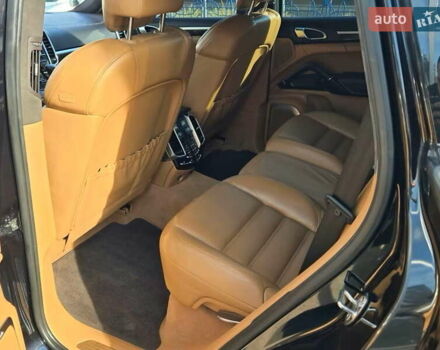Чорний Порше Cayenne, об'ємом двигуна 4.8 л та пробігом 105 тис. км за 25900 $, фото 29 на Automoto.ua
