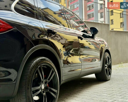 Чорний Порше Cayenne, об'ємом двигуна 4.8 л та пробігом 235 тис. км за 18999 $, фото 28 на Automoto.ua