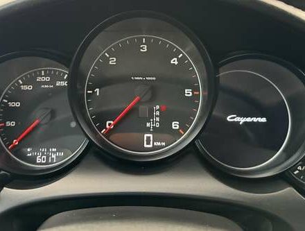 Чорний Порше Cayenne, об'ємом двигуна 3 л та пробігом 240 тис. км за 18500 $, фото 23 на Automoto.ua