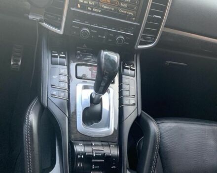 Черный Порше Каен, объемом двигателя 4.8 л и пробегом 120 тыс. км за 15000 $, фото 6 на Automoto.ua