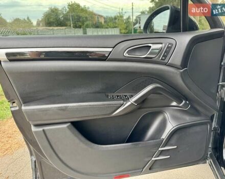 Чорний Порше Cayenne, об'ємом двигуна 3 л та пробігом 240 тис. км за 18500 $, фото 15 на Automoto.ua