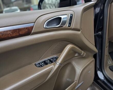 Чорний Порше Cayenne, об'ємом двигуна 4.8 л та пробігом 160 тис. км за 14500 $, фото 18 на Automoto.ua