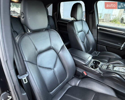 Чорний Порше Cayenne, об'ємом двигуна 4.8 л та пробігом 278 тис. км за 14500 $, фото 58 на Automoto.ua