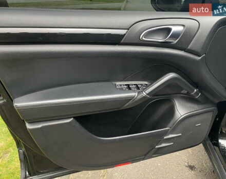 Черный Порше Каен, объемом двигателя 3 л и пробегом 236 тыс. км за 13999 $, фото 24 на Automoto.ua