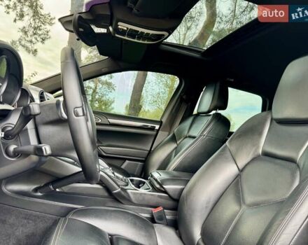 Чорний Порше Cayenne, об'ємом двигуна 3 л та пробігом 240 тис. км за 18500 $, фото 14 на Automoto.ua