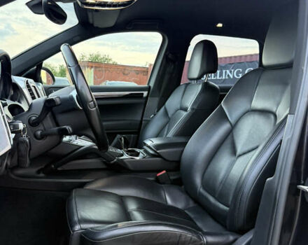 Чорний Порше Cayenne, об'ємом двигуна 4.8 л та пробігом 278 тис. км за 14500 $, фото 41 на Automoto.ua
