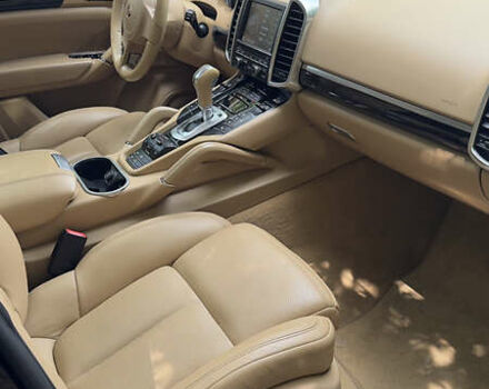 Чорний Порше Cayenne, об'ємом двигуна 4.81 л та пробігом 135 тис. км за 15700 $, фото 11 на Automoto.ua