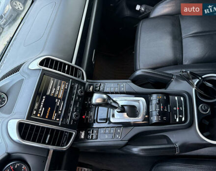 Чорний Порше Cayenne, об'ємом двигуна 4.8 л та пробігом 278 тис. км за 14999 $, фото 37 на Automoto.ua