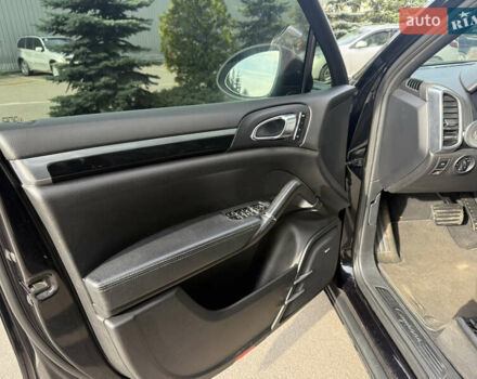 Черный Порше Каен, объемом двигателя 3.6 л и пробегом 244 тыс. км за 16999 $, фото 17 на Automoto.ua