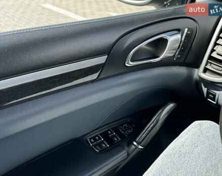 Чорний Порше Cayenne, об'ємом двигуна 4.81 л та пробігом 182 тис. км за 16800 $, фото 21 на Automoto.ua