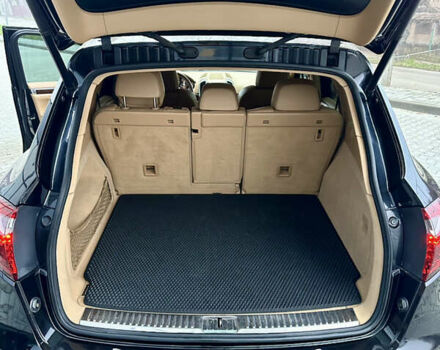 Черный Порше Каен, объемом двигателя 2.97 л и пробегом 302 тыс. км за 18000 $, фото 14 на Automoto.ua