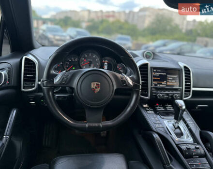 Чорний Порше Cayenne, об'ємом двигуна 4.8 л та пробігом 278 тис. км за 14500 $, фото 71 на Automoto.ua