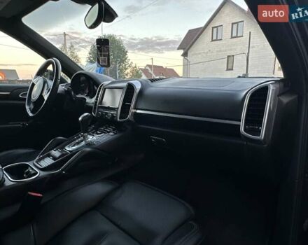 Черный Порше Каен, объемом двигателя 4.8 л и пробегом 117 тыс. км за 18500 $, фото 58 на Automoto.ua