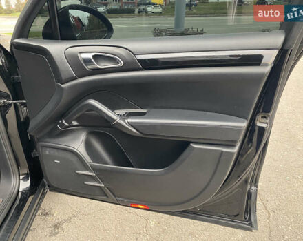 Чорний Порше Cayenne, об'ємом двигуна 3 л та пробігом 235 тис. км за 13950 $, фото 57 на Automoto.ua