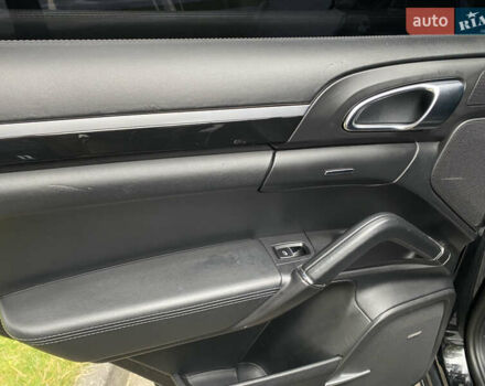 Чорний Порше Cayenne, об'ємом двигуна 3 л та пробігом 235 тис. км за 13950 $, фото 28 на Automoto.ua