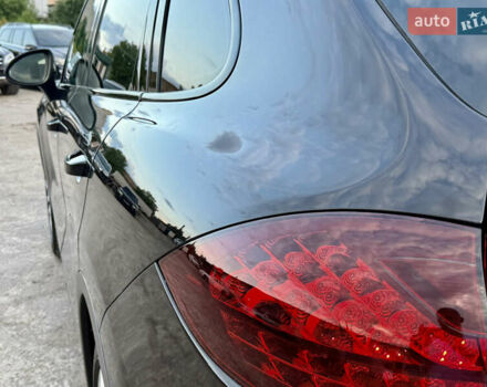 Чорний Порше Cayenne, об'ємом двигуна 4.8 л та пробігом 278 тис. км за 14500 $, фото 32 на Automoto.ua