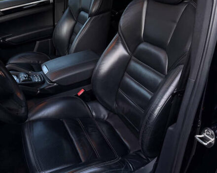 Чорний Порше Cayenne, об'ємом двигуна 3 л та пробігом 190 тис. км за 23900 $, фото 38 на Automoto.ua